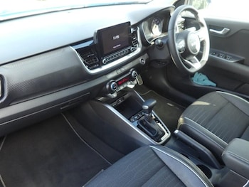Used Kia Stonic 2024 for sale - 75954099: Photo