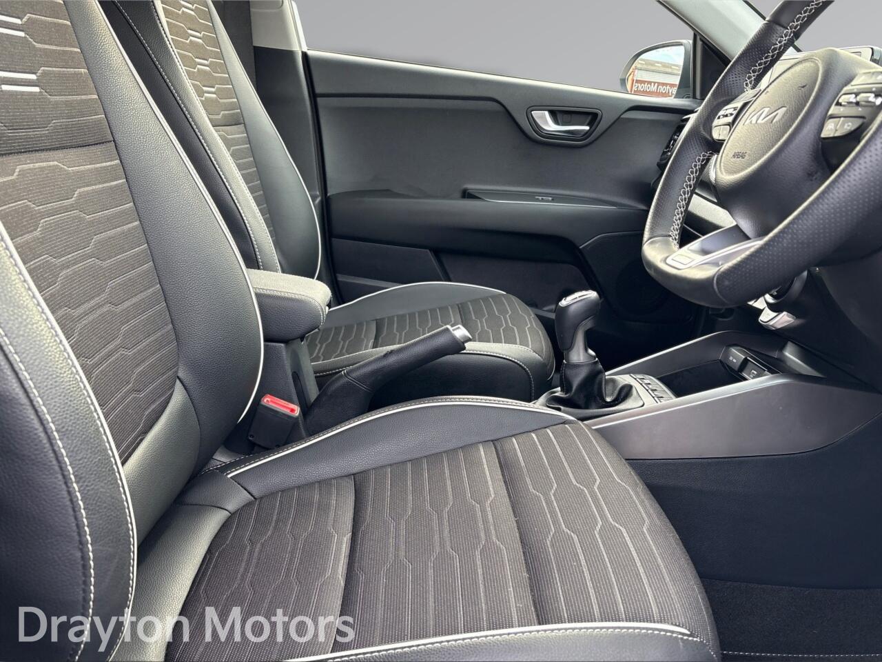 Used Kia Stonic 2025 for sale - 77131734: Photo 15