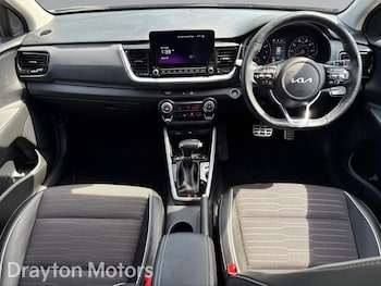 Used Kia Stonic 2023 for sale - 79336633: Photo