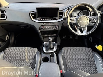 Used Kia Ceed 2022 for sale - 77015289: Photo