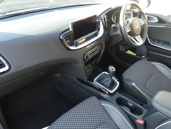 Used Kia Ceed 2022 for sale - 76689369: Photo