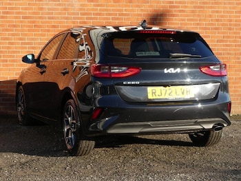 Used Kia Ceed 2022 for sale - 76689369: Photo