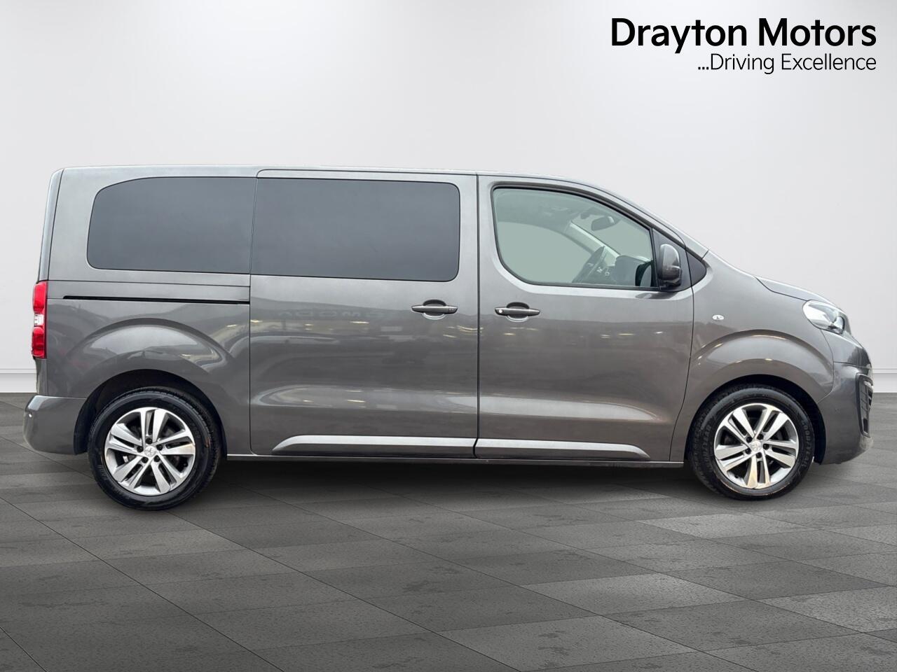 Used Peugeot Traveller for sale - 77386624: Photo 10