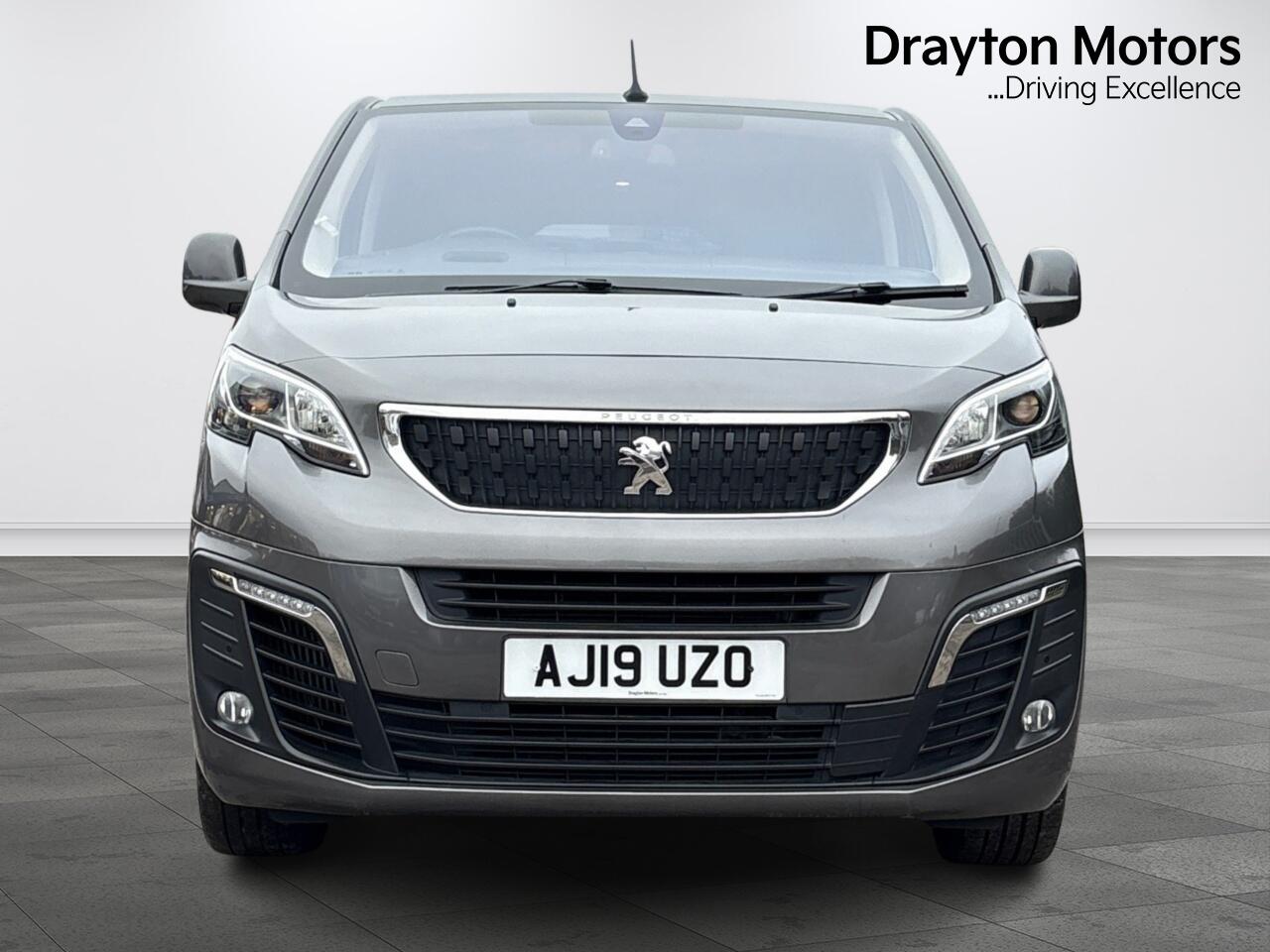 Used Peugeot Traveller for sale - 77386624: Photo 3