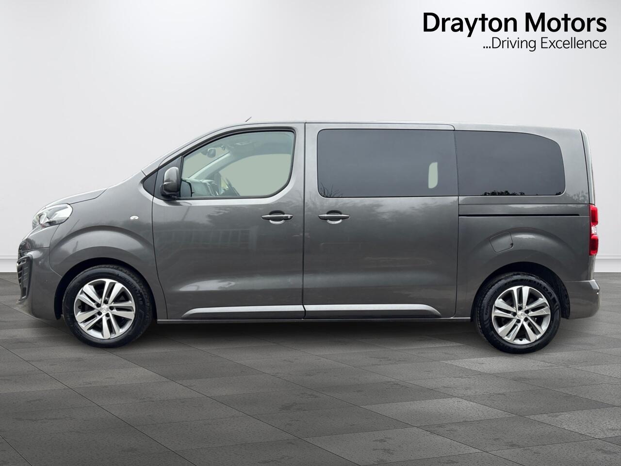 Used Peugeot Traveller for sale - 77386624: Photo 6