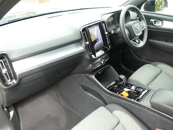 Used Volvo XC40 2023 for sale - 75589861: Photo