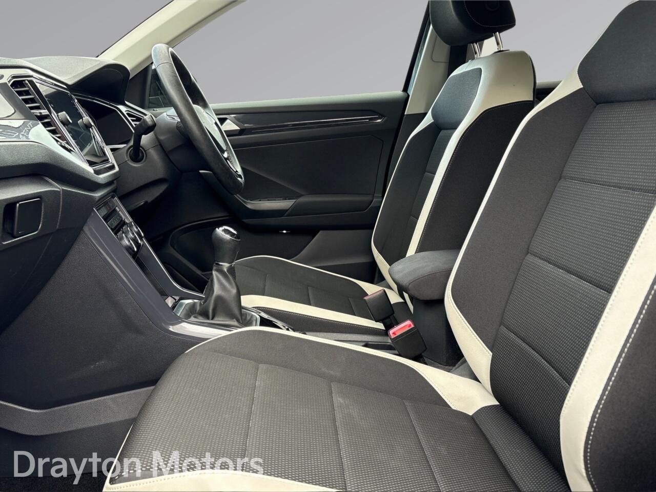 Used Volkswagen T-Roc 2018 for sale - 77637550: Photo 12