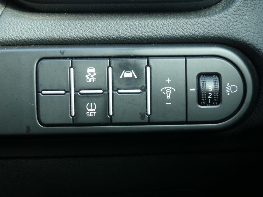 Used Kia XCeed 2023 for sale - 76026710: Photo 18