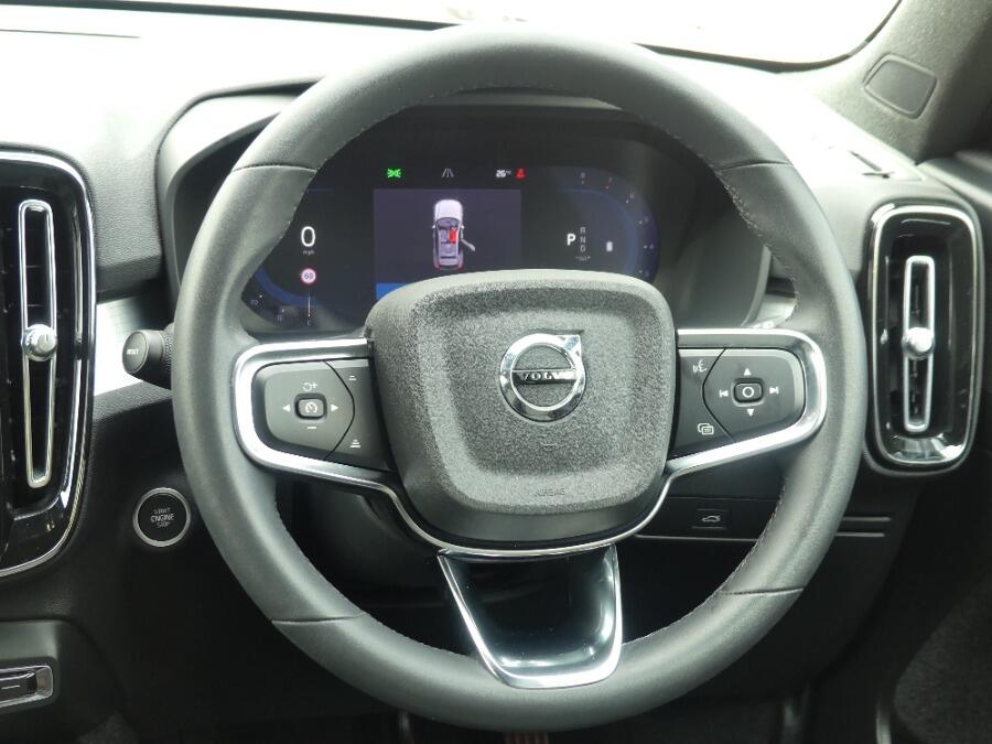 Used Volvo XC40 2023 for sale - 76041858: Photo 11