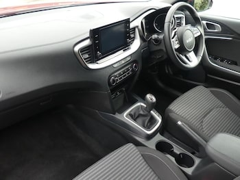 Used Kia Ceed 2023 for sale - 75978537: Photo 2