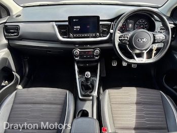 Used Kia Stonic 2021 for sale - 79484029: Photo