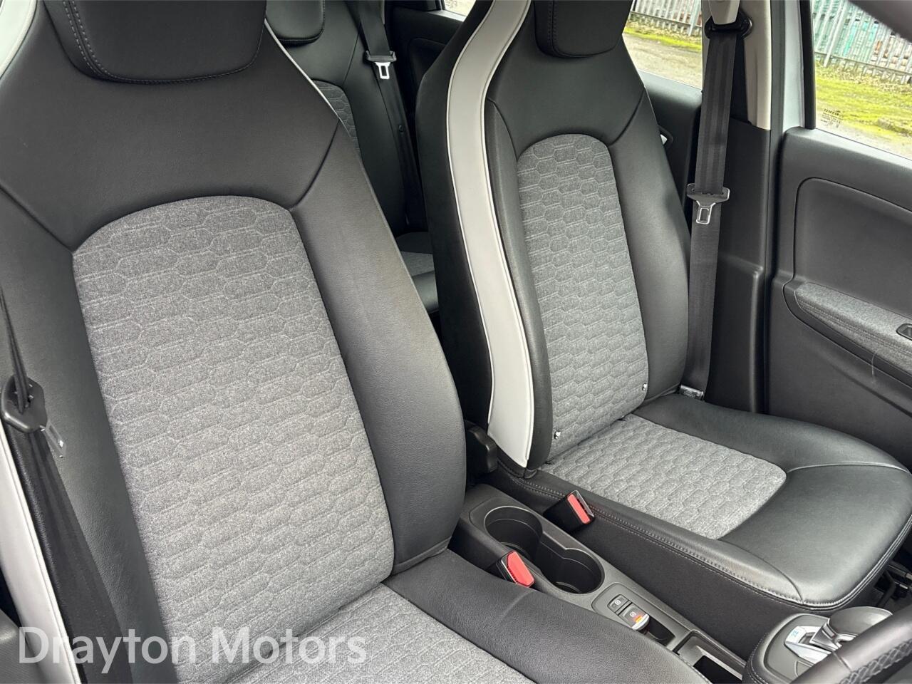 Used Renault Zoe 2021 for sale - 77029305: Photo 33