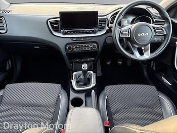 Used Kia Ceed 2023 for sale - 77029434: Photo