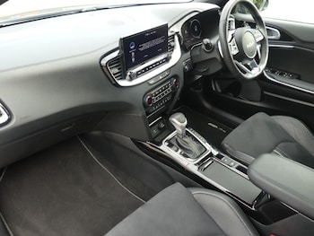 Used Kia Ceed 2023 for sale - 76060916: Photo 2