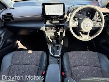 Used Toyota Yaris Cross 2024 for sale - 79495927: Photo