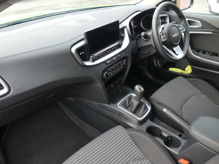 Used Kia XCeed 2025 for sale - 76314648: Photo 2