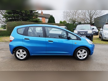 Used Honda Jazz 2010 for sale - 77915799: Photo