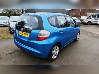 Used Honda Jazz 2010 for sale - 77915799: Photo