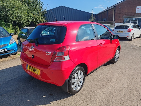 Used Toyota Yaris 2011 for sale - 71952105: Photo 3