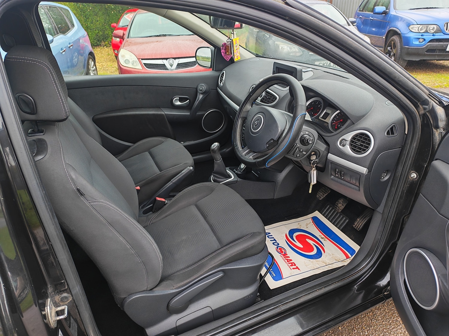 Used Renault Clio 2010 for sale - 76252464: Photo 11