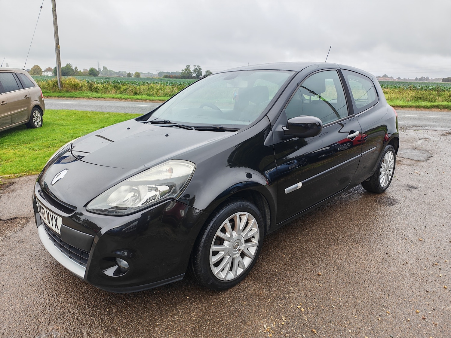 Used Renault Clio 2010 for sale - 76252464: Photo 3