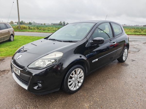 Used Renault Clio 2010 for sale - 76252464: Photo 3