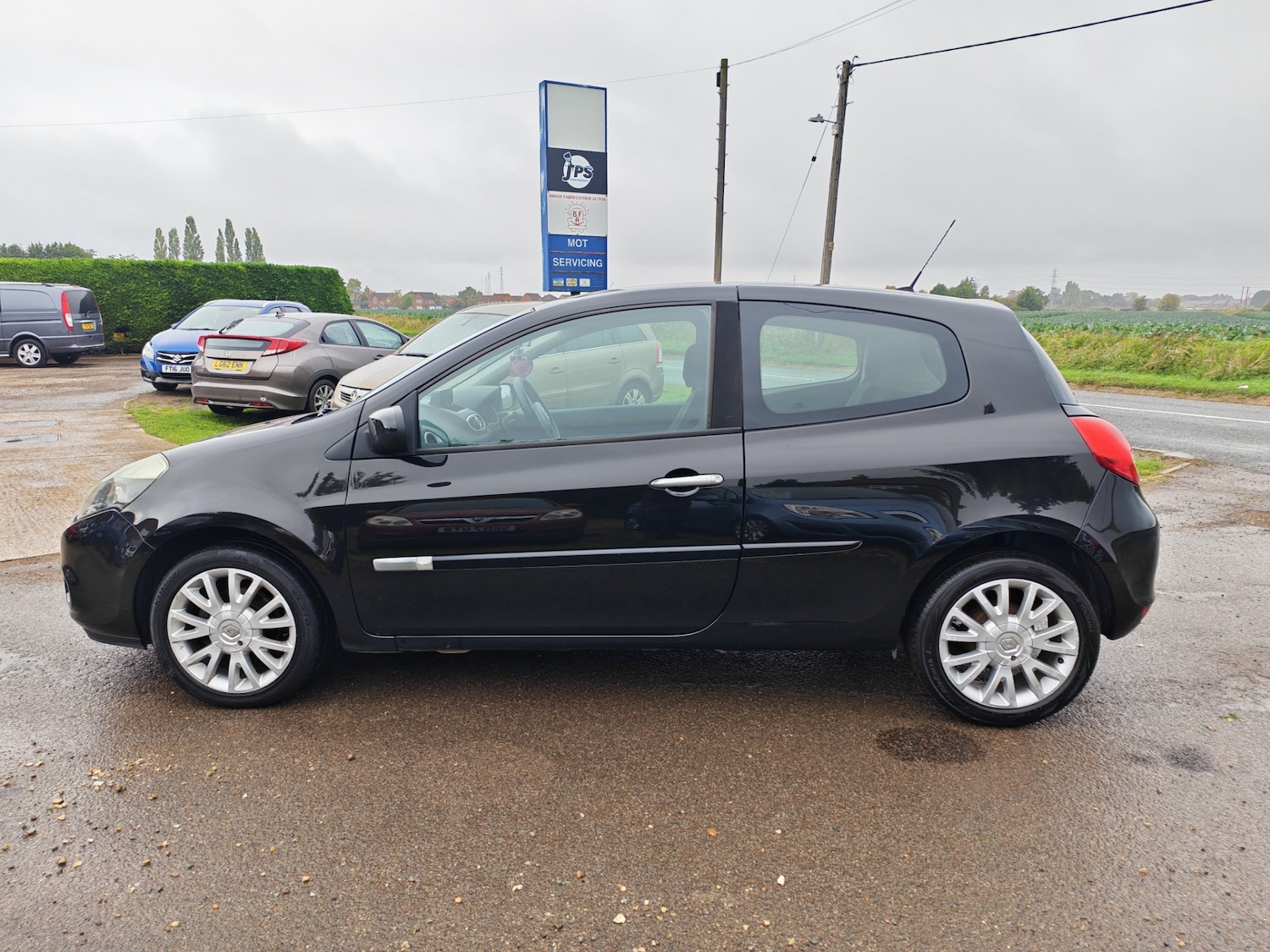 Used Renault Clio 2010 for sale - 76252464: Photo 4