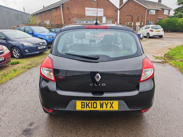 Used Renault Clio 2010 for sale - 76252464: Photo 6