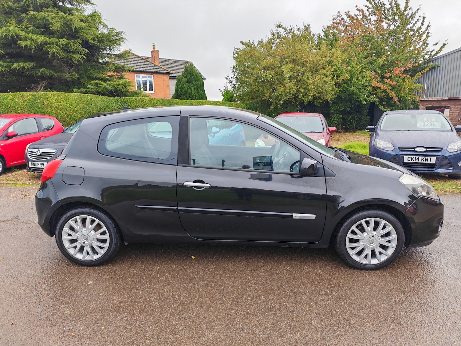 Used Renault Clio 2010 for sale - 76252464: Photo 9
