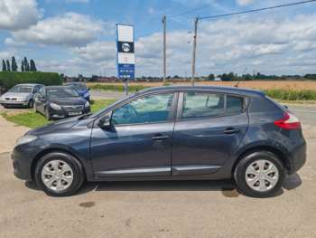 Used Renault Megane 2010 for sale - 74970257: Photo