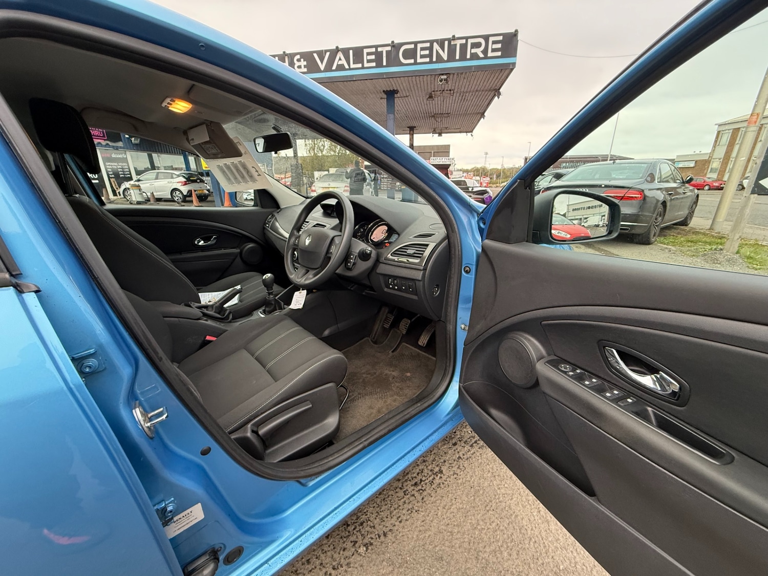 Used Renault Megane 2015 for sale - 76299195: Photo 15