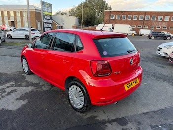Used Volkswagen Polo 2014 for sale - 75933250: Photo