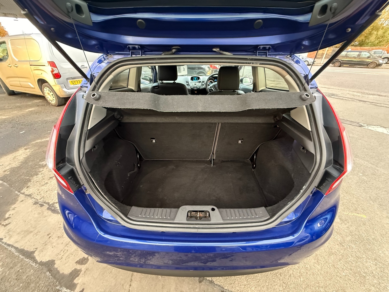 Used Ford Fiesta 2014 for sale - 76345296: Photo 11