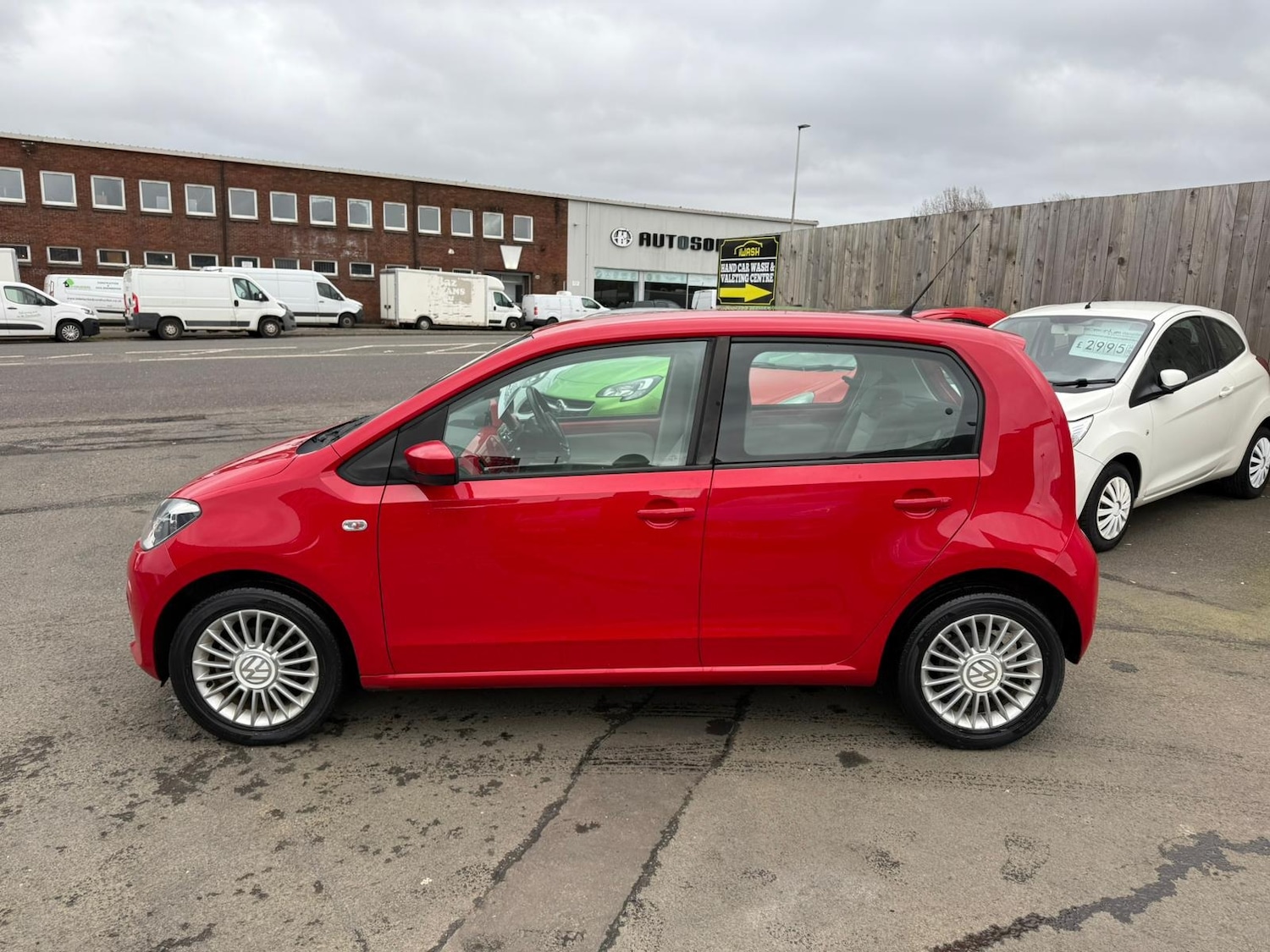 Used Volkswagen up! 2013 for sale - 77935208: Photo 3