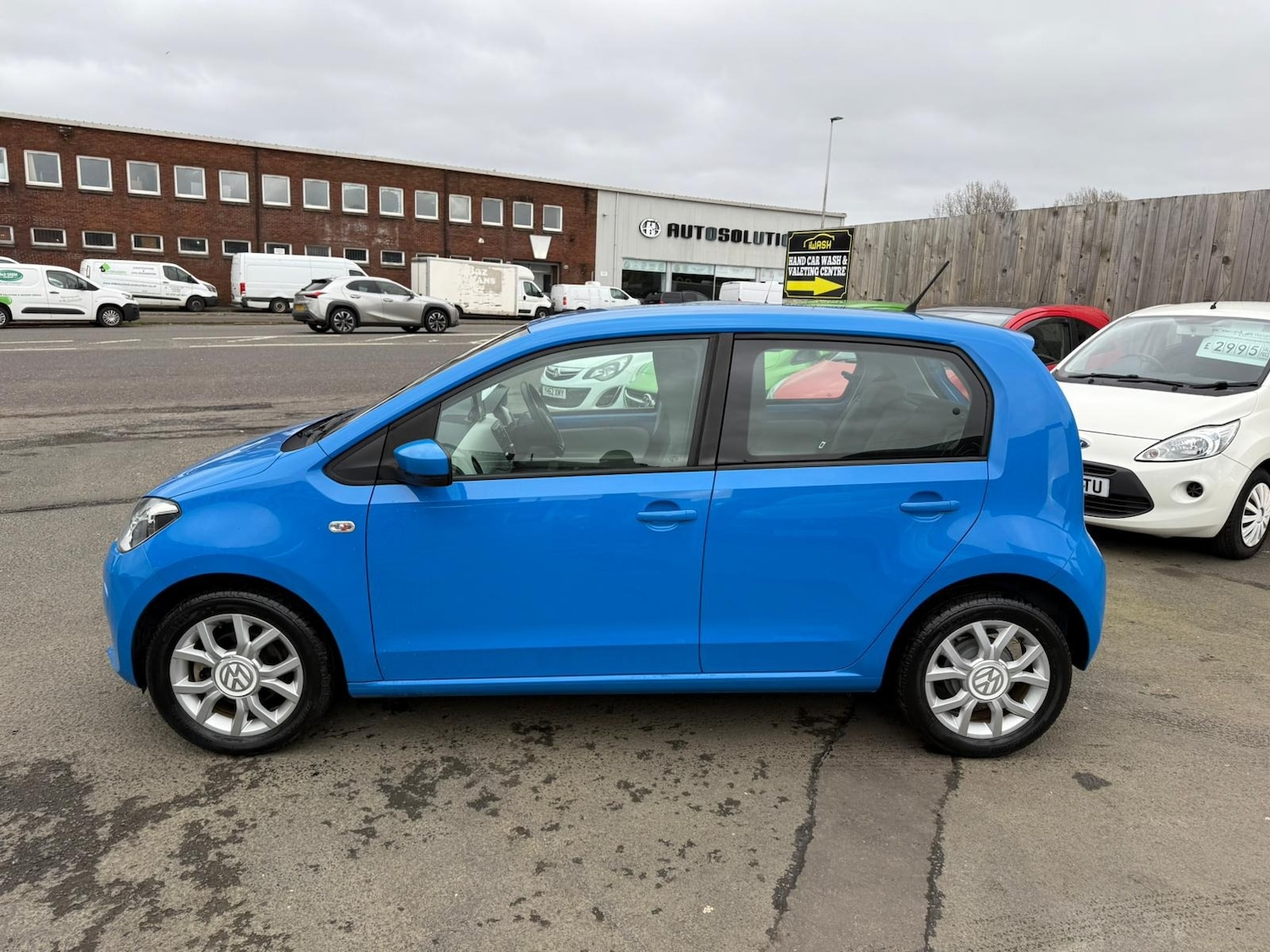 Used Volkswagen up! 2015 for sale - 77934844: Photo 3