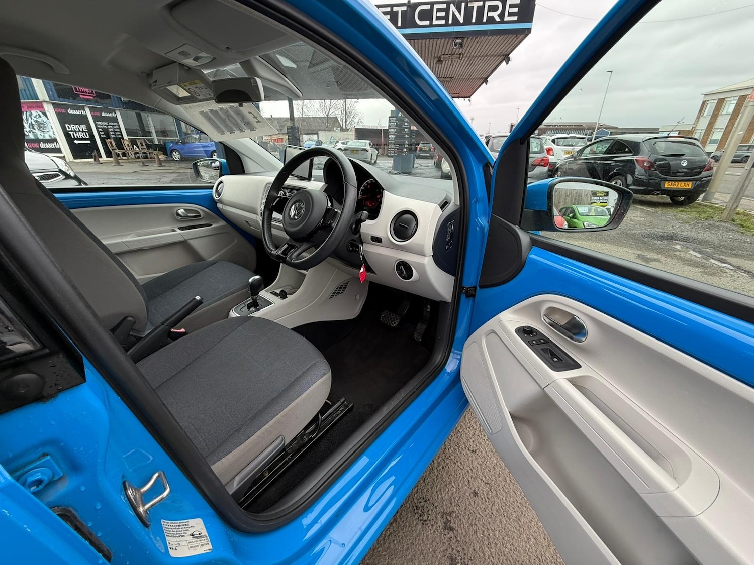 Used Volkswagen up! 2015 for sale - 77934844: Photo 9