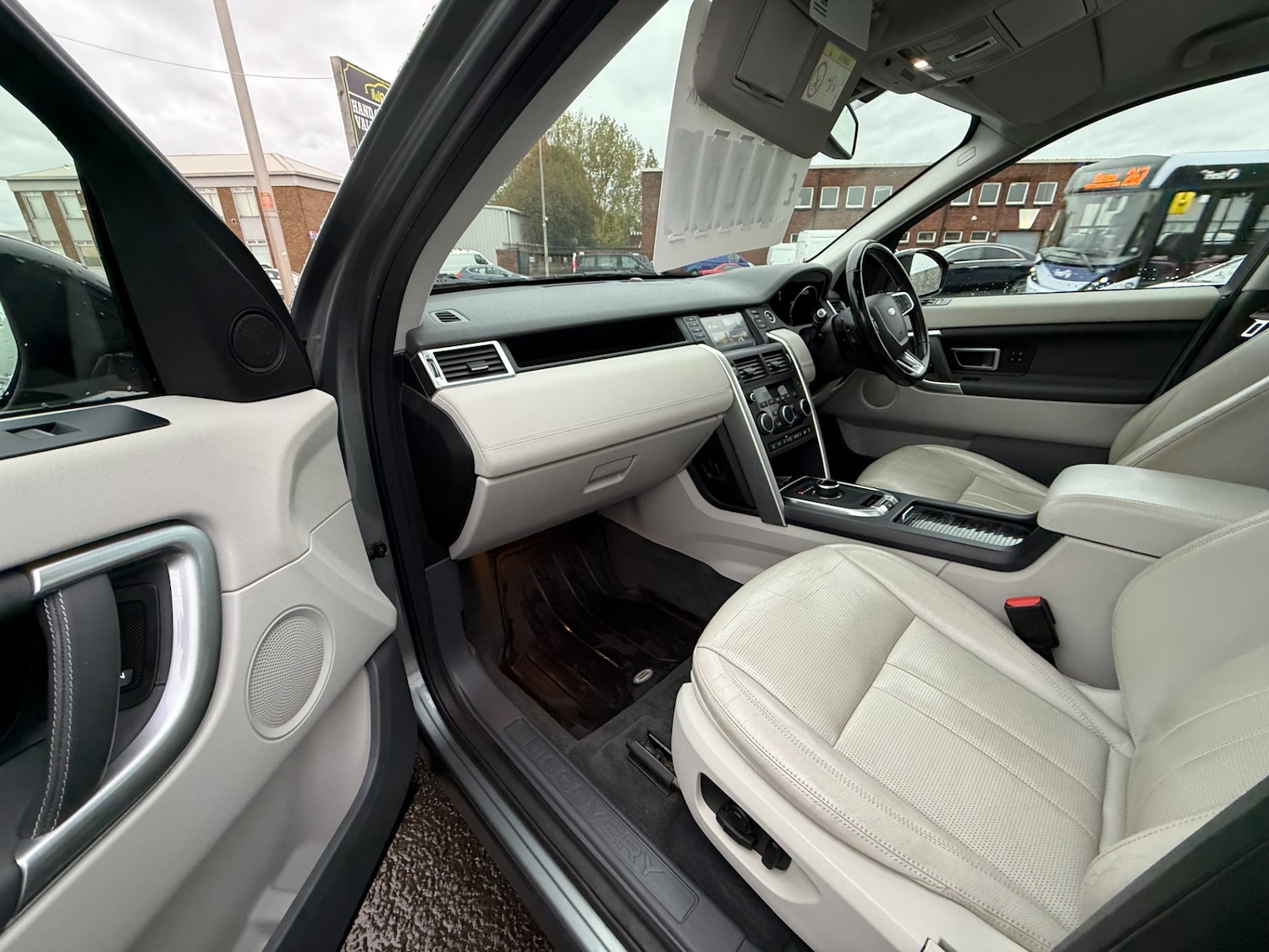 Used Land Rover Discovery Sport 2018 for sale - 76375420: Photo 12