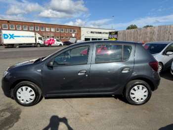 Used Dacia Sandero 2017 for sale - 74890971: Photo