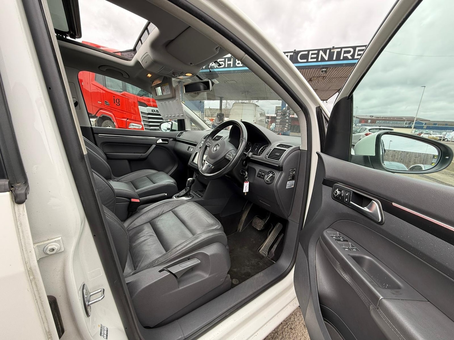 Used Volkswagen Touran 2014 for sale - 78150589: Photo 17