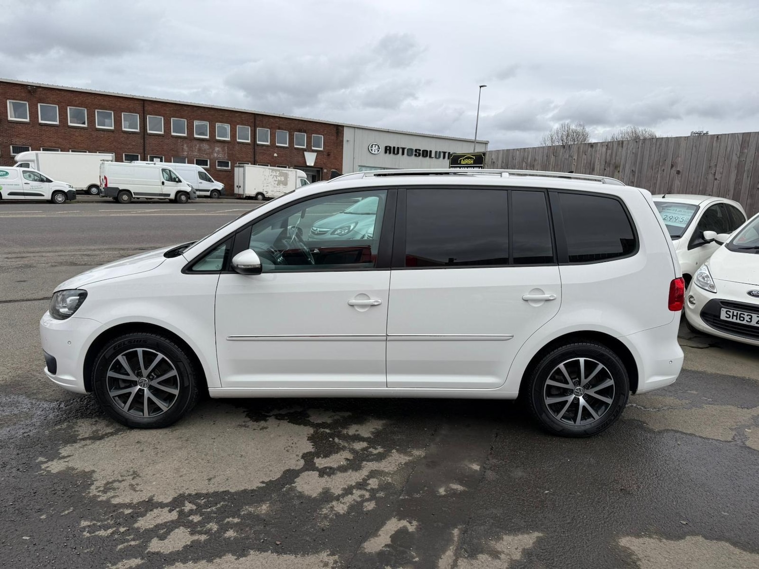 Used Volkswagen Touran 2014 for sale - 78150589: Photo 4