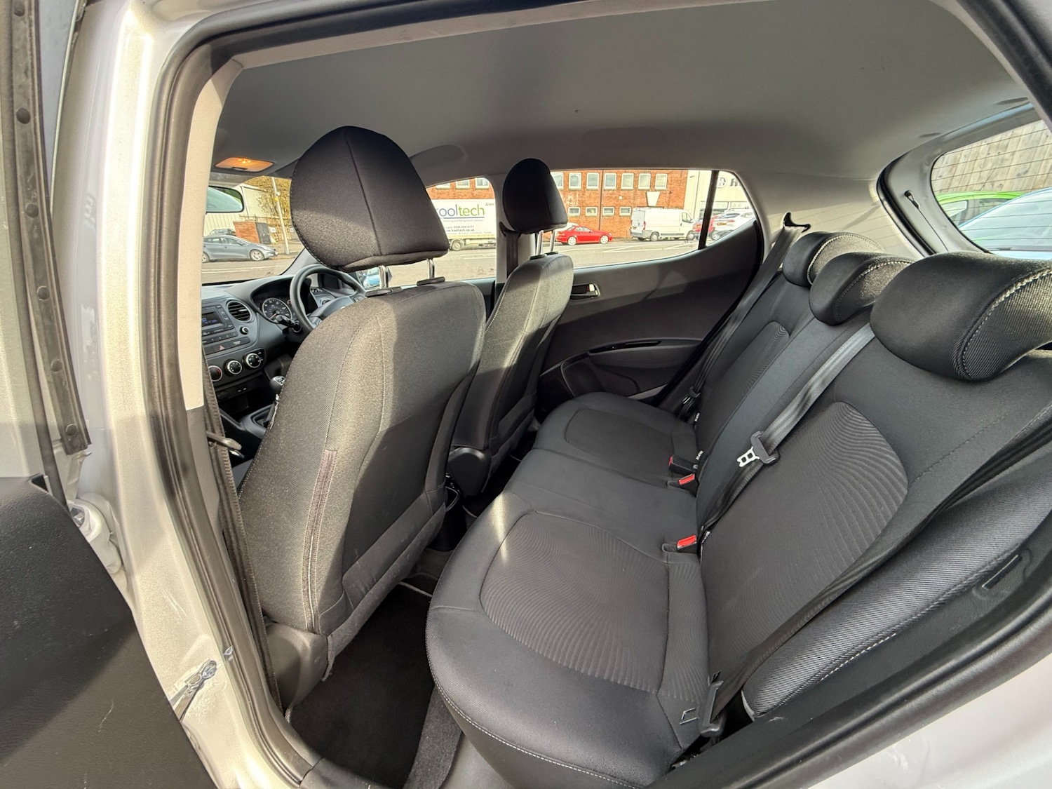 Used Hyundai i10 2017 for sale - 76542893: Photo 12