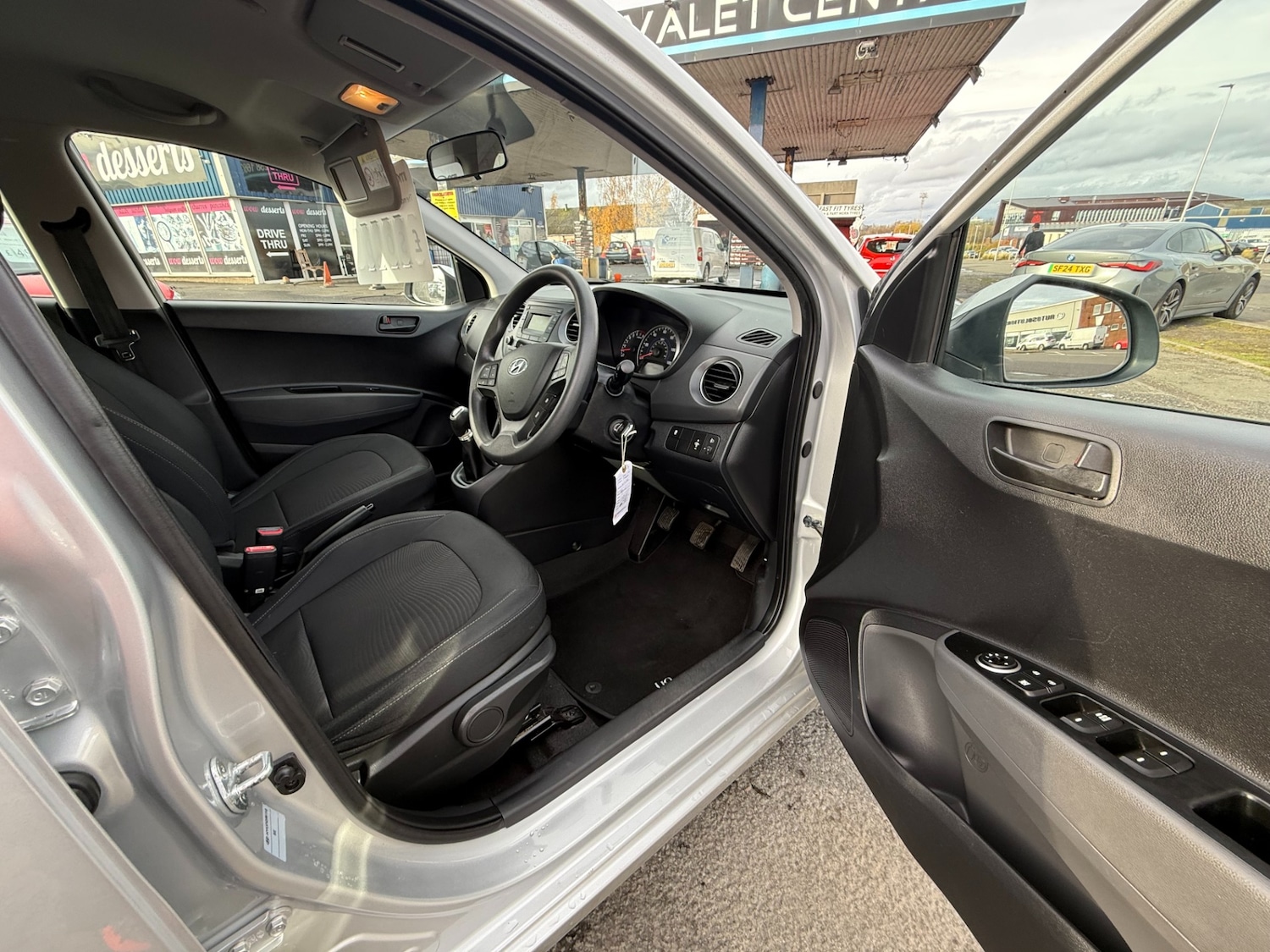 Used Hyundai i10 2017 for sale - 76542893: Photo 16