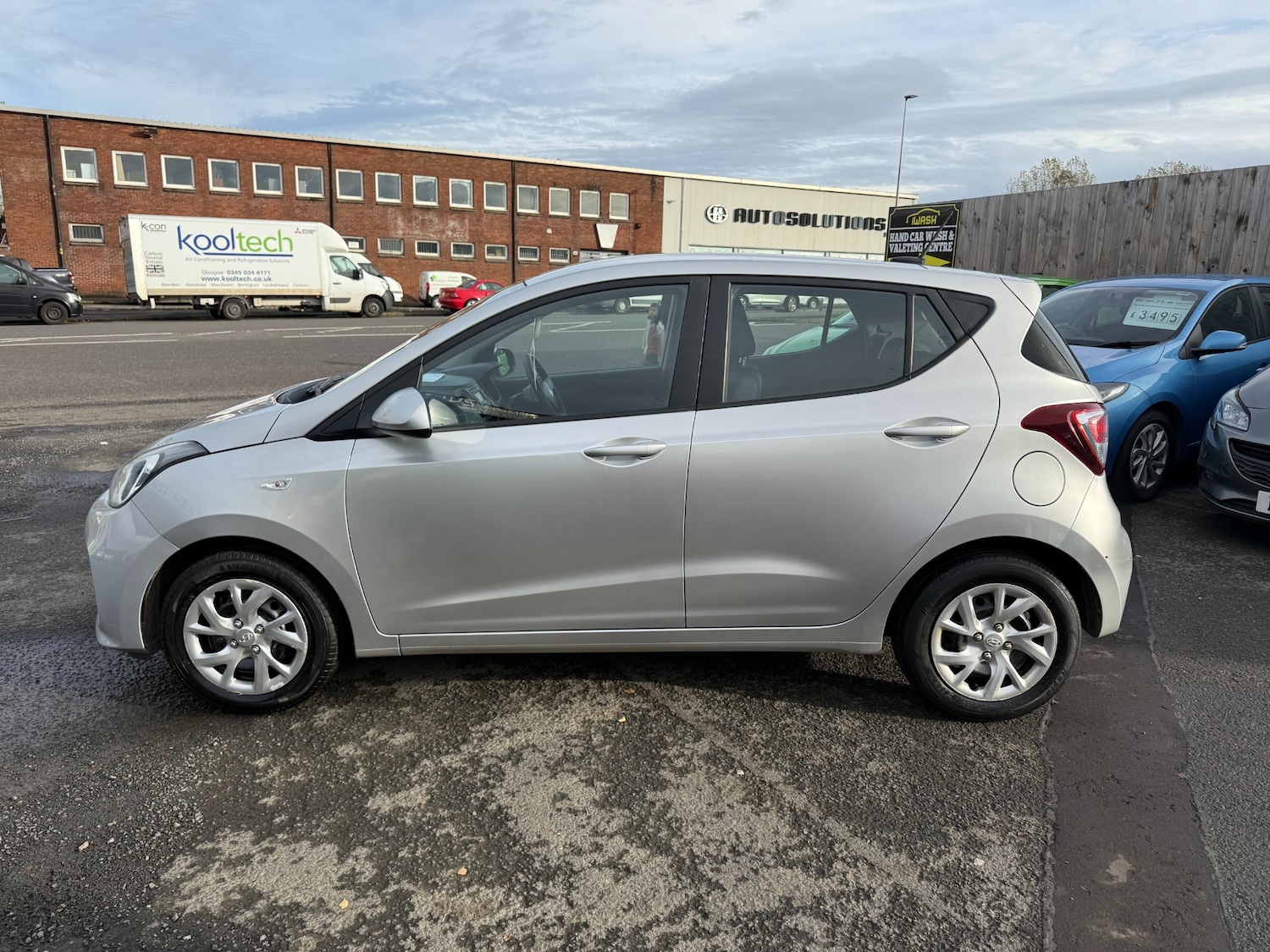 Used Hyundai i10 2017 for sale - 76542893: Photo 4