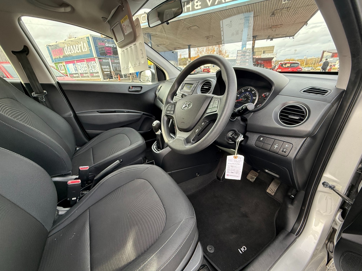Used Hyundai i10 2017 for sale - 76542893: Photo 9