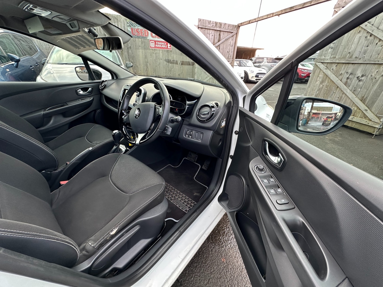 Used Renault Clio 2025 for sale - 77259309: Photo 9