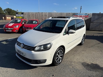 Used Volkswagen Touran 2014 for sale - 75690597: Photo