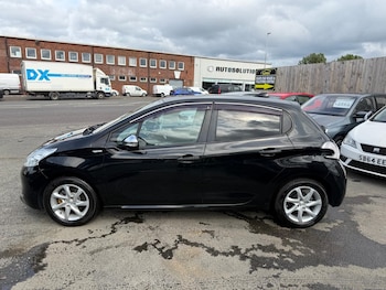 Used Peugeot 208 2014 for sale - 75486491: Photo
