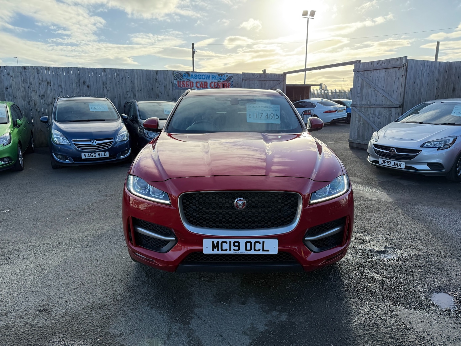 Used Jaguar F-Pace 2019 for sale - 76682394: Photo 2