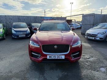 Used Jaguar F-Pace 2019 for sale - 76682394: Photo