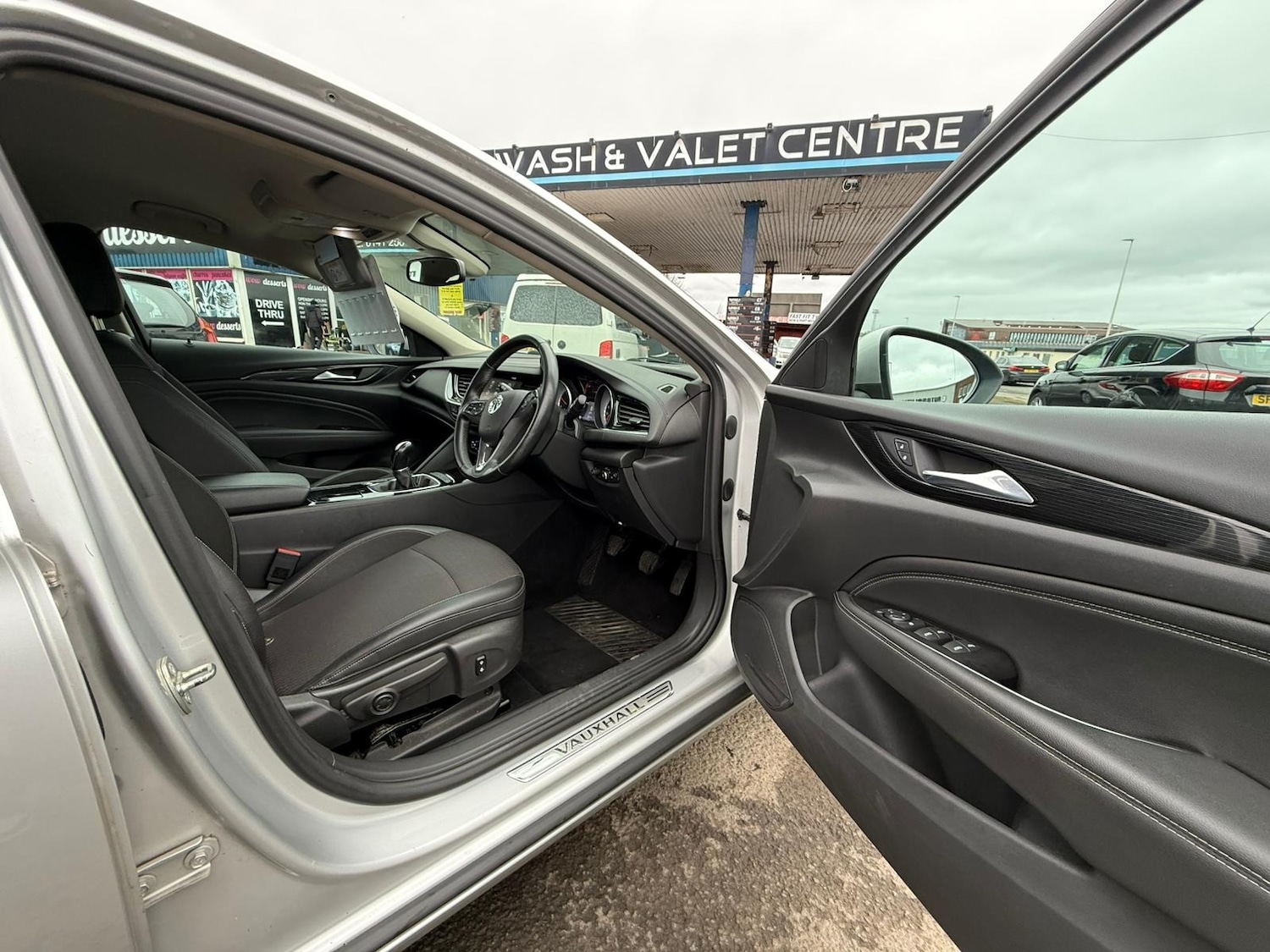 Used Vauxhall Insignia 2017 for sale - 77819134: Photo 9
